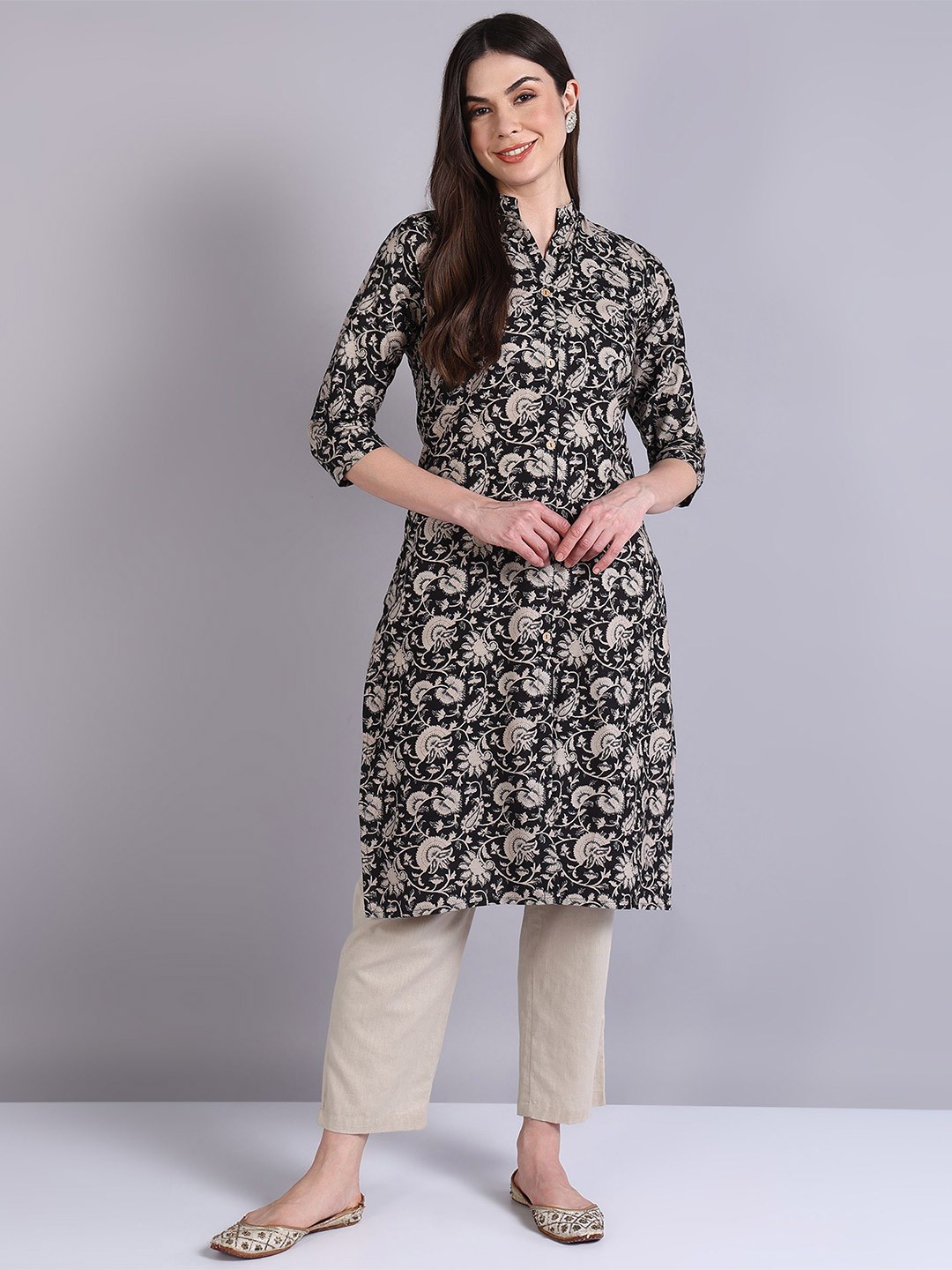 

LP LABEL PEHNAVA Floral Printed Mandarin Collar Pure Cotton Straight Kurta, Black