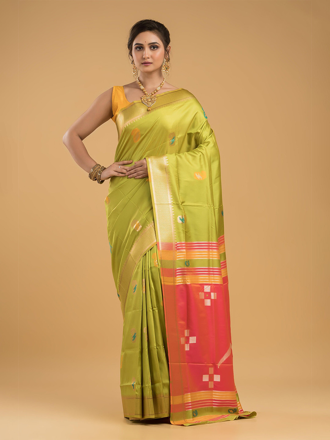 

Dheu Woven Design Zari Silk Blend Chanderi Saree, Green