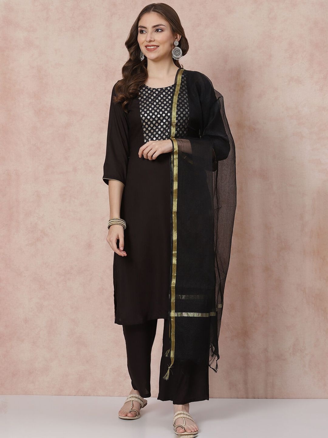 

Rangriti Floral Yoke Design Round Neck Straight Kurta With Palazzos & Dupatta, Black