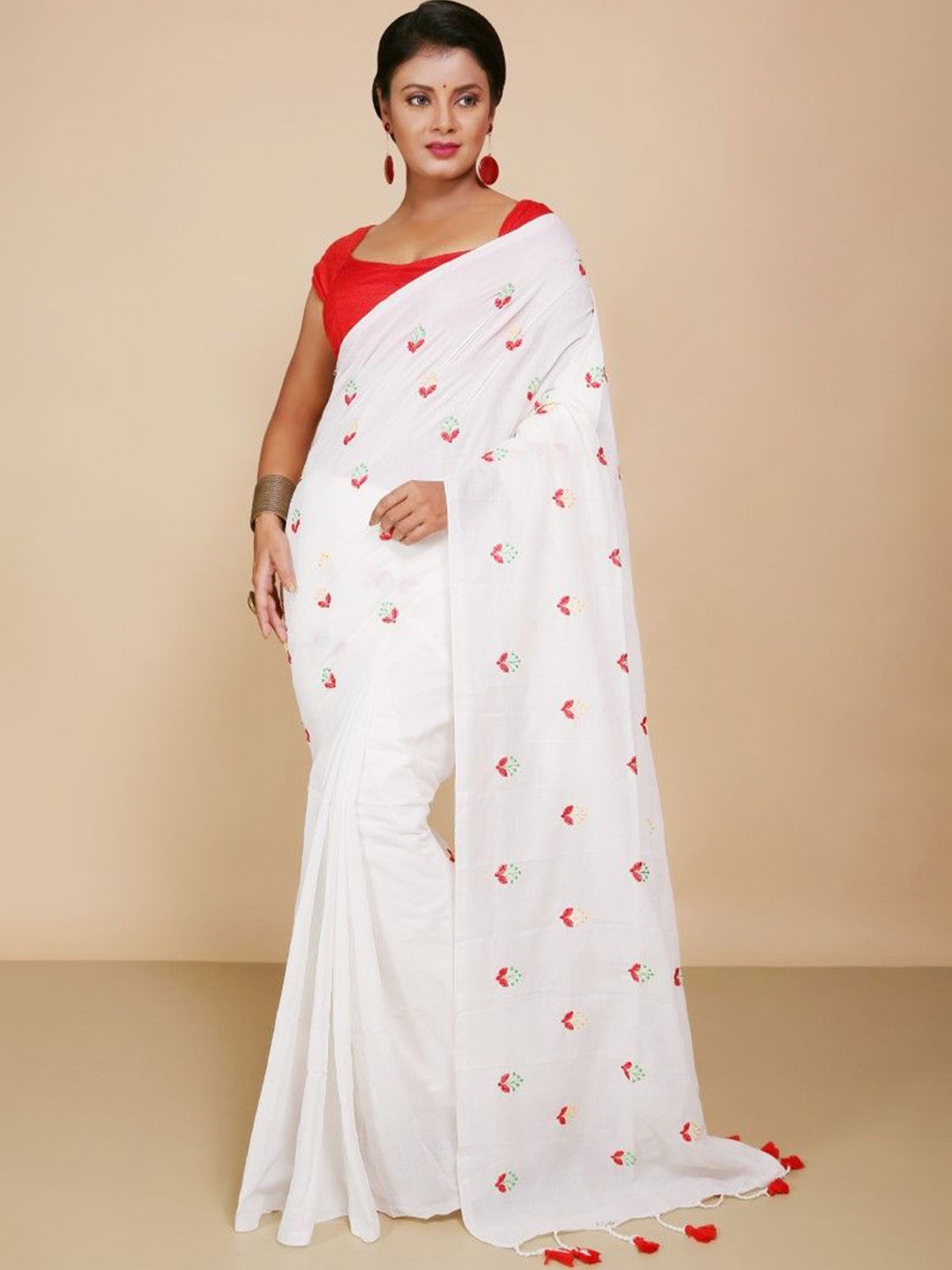 

BENGAL HANDLOOM Floral Embroidered Art Silk Taant Saree, White