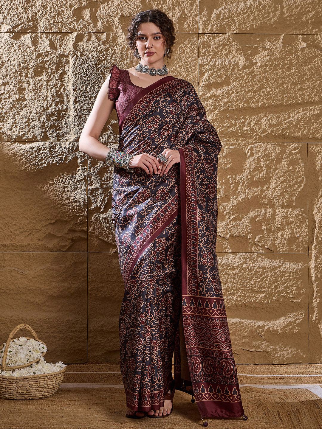 

Anouk Ethnic Motifs Silk Blend Bagru Saree, Black