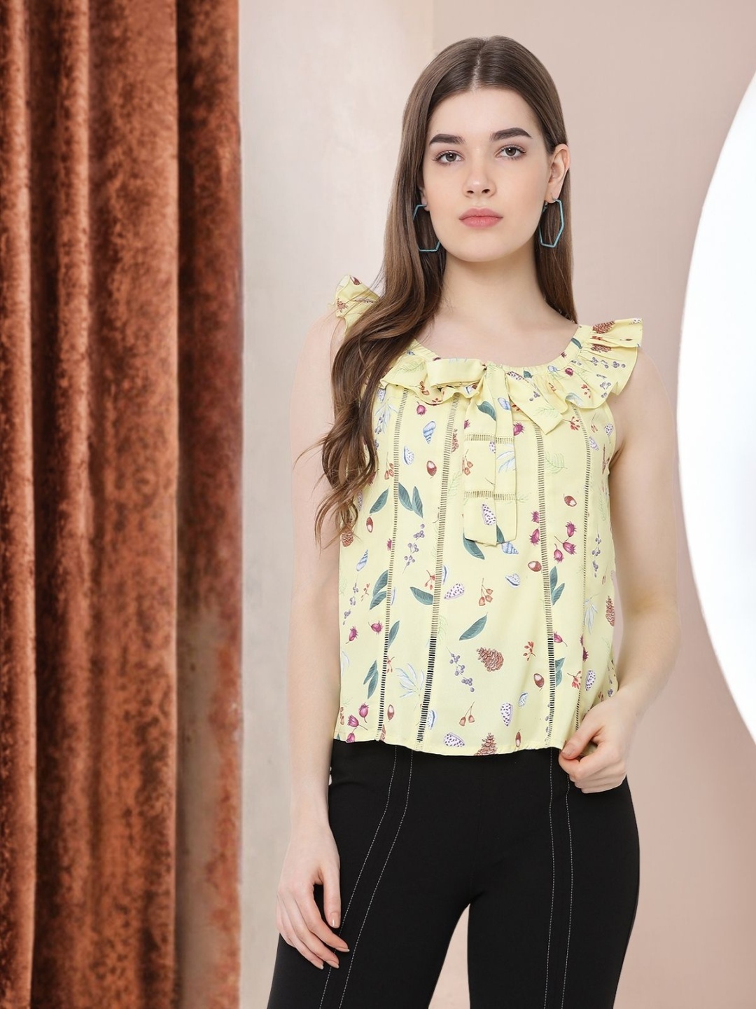 

Moda Elementi Floral Print Top, Yellow