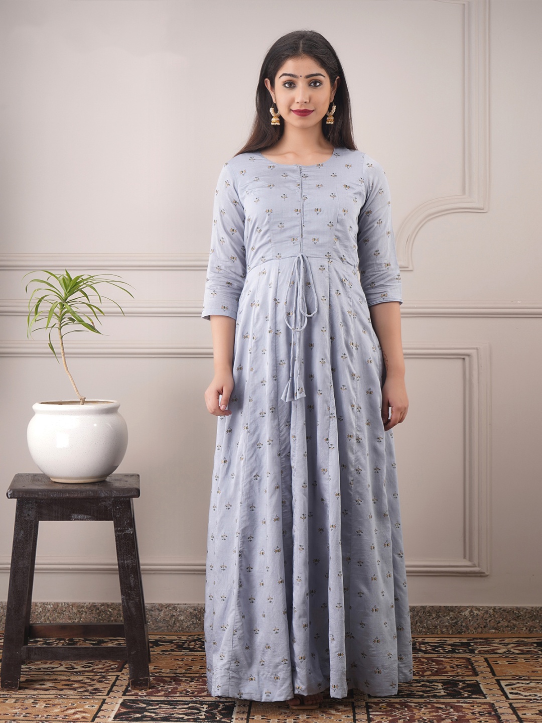 

ODETTE Women Floral Printed Thread Work Chanderi Silk Kurta, Grey