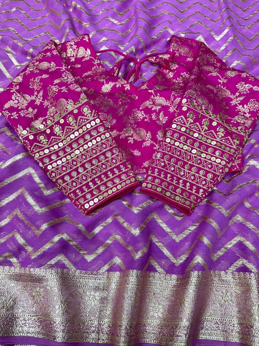 

PAYAL CREATION Woven Design Zari Pure Georgette Banarasi Saree, Pink