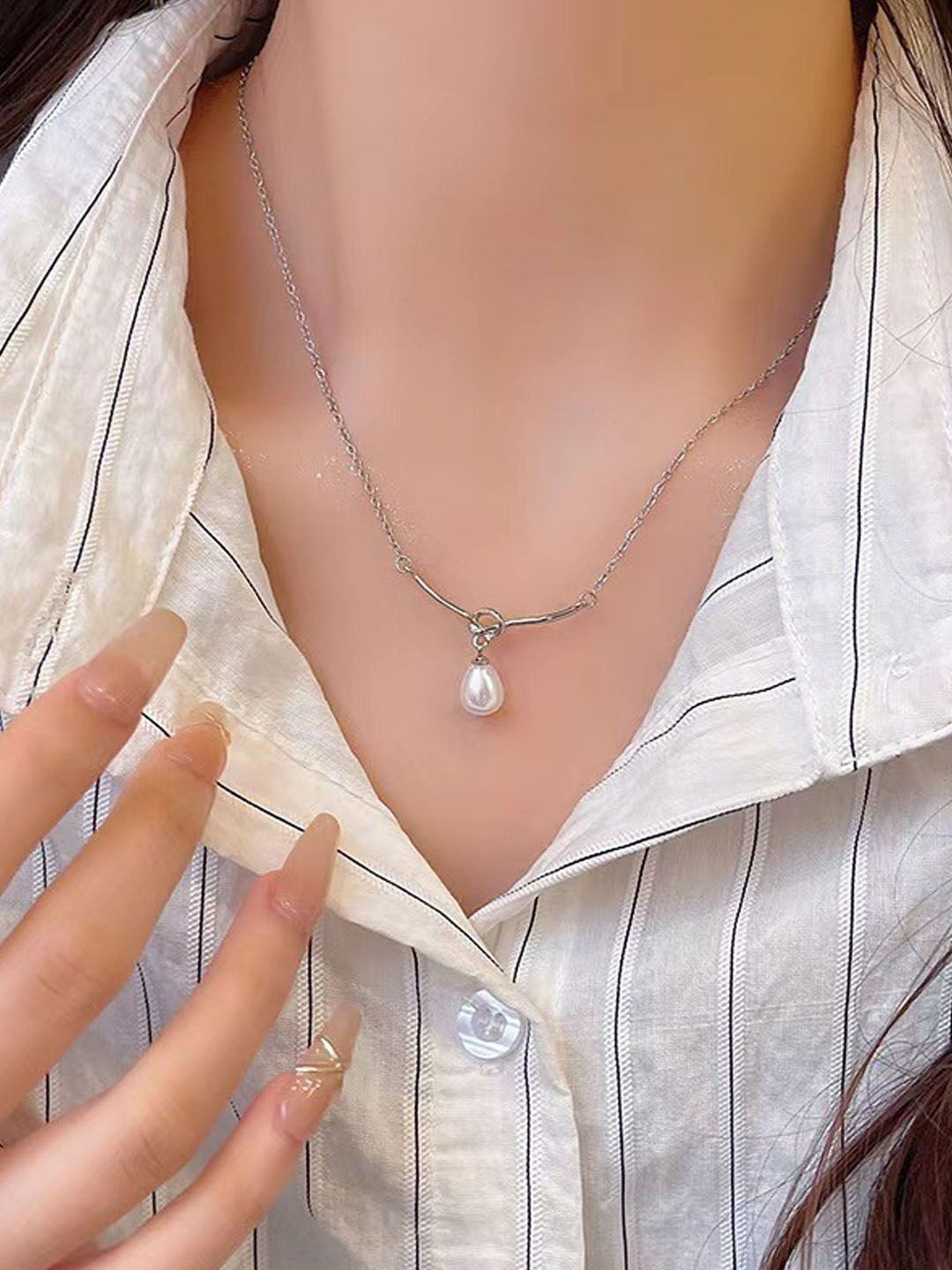 

StyleCast Silver-Toned & White Elegant Beaded Minimal Chain