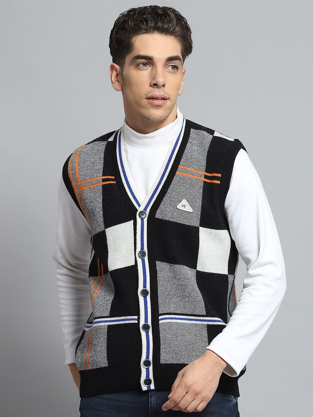 

Monte Carlo Men Colourblocked Woollen Sweater Vest, Black
