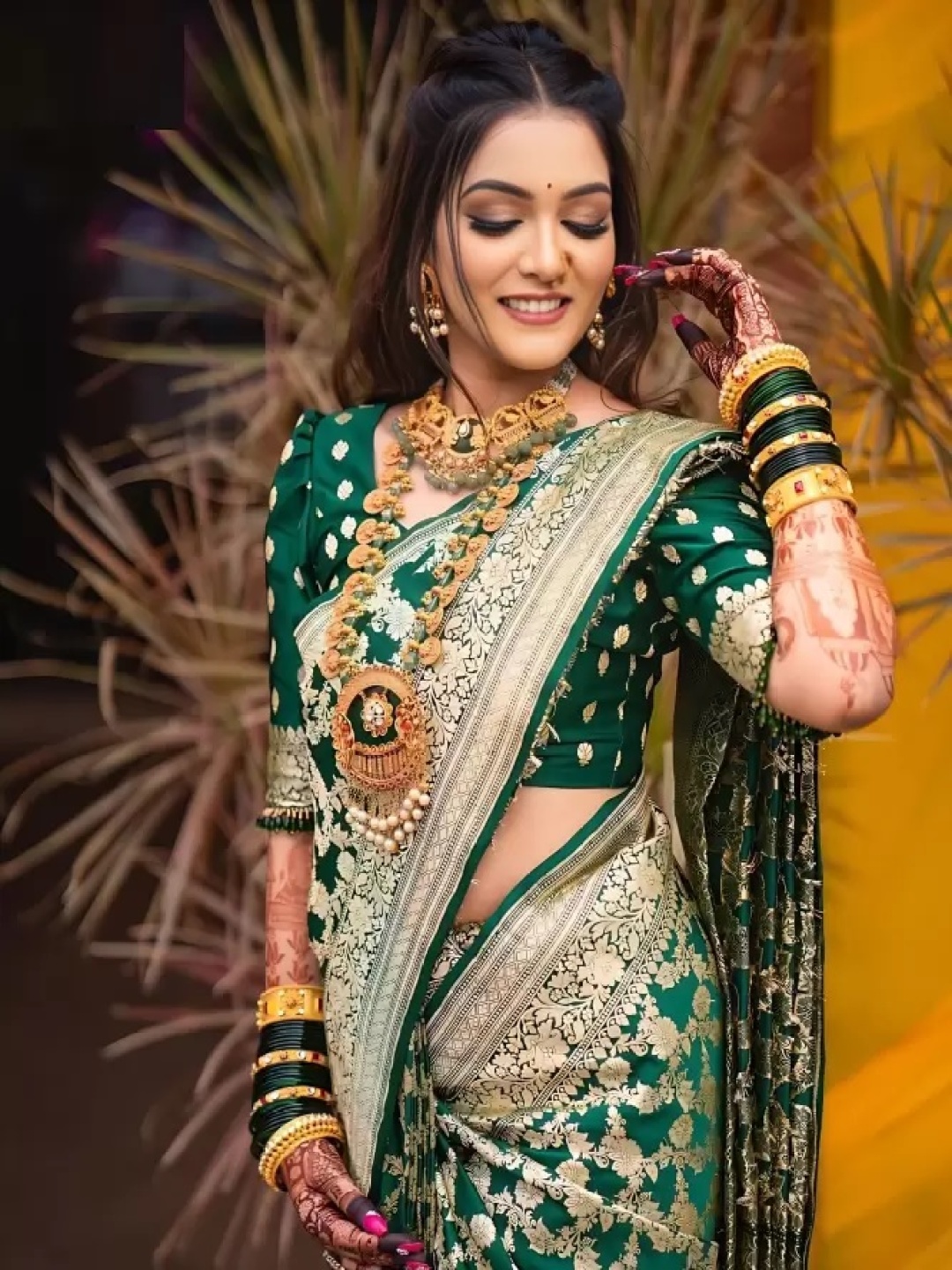 

RASVRITI Woven Design Pure Silk Kanjeevaram Saree, Green