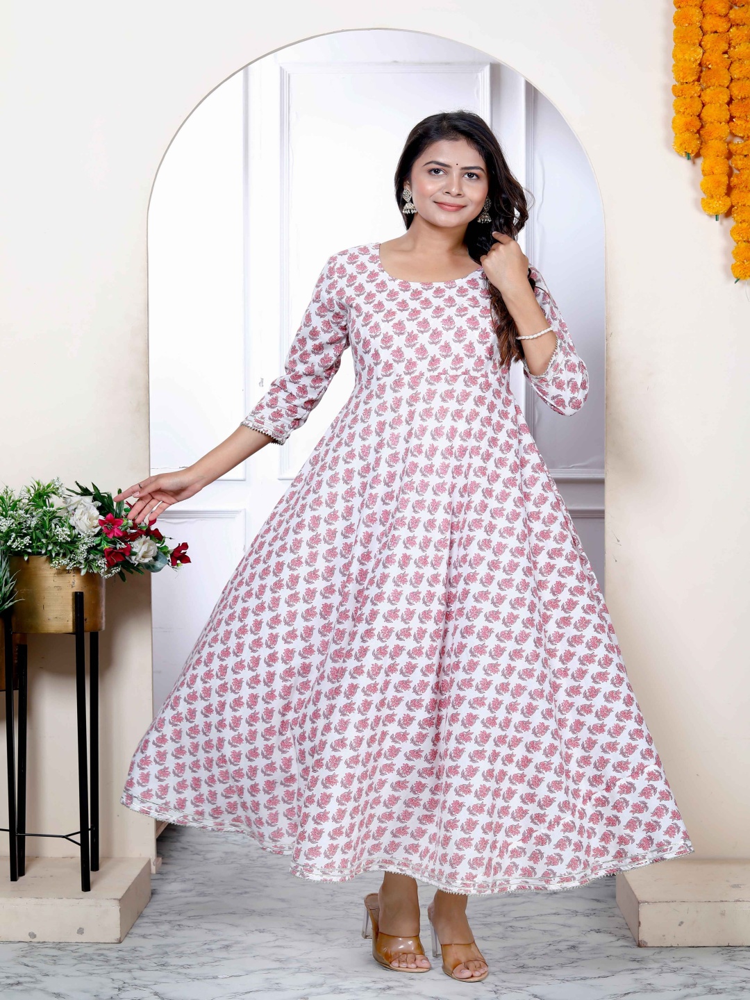 

Doriyaan Floral Printed Gotta Patti Round Neck Pure Cotton Anarkali Kurta, Pink