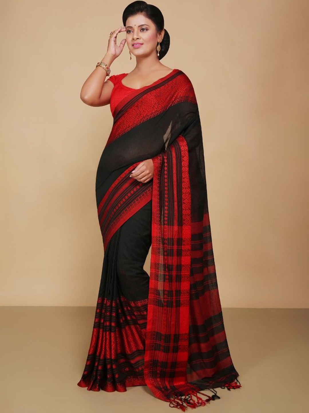 

BENGAL HANDLOOM Art Silk Taant Saree, Black