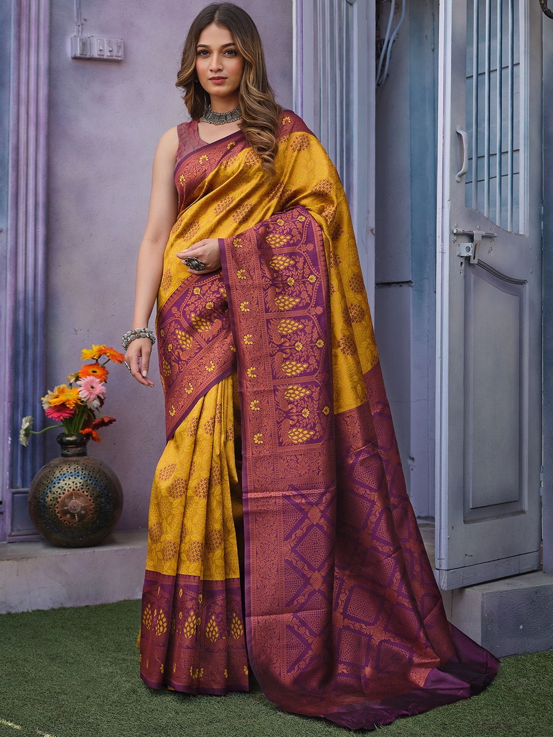 

Fashion Ritmo Floral Zari Pure Silk Saree, Mustard