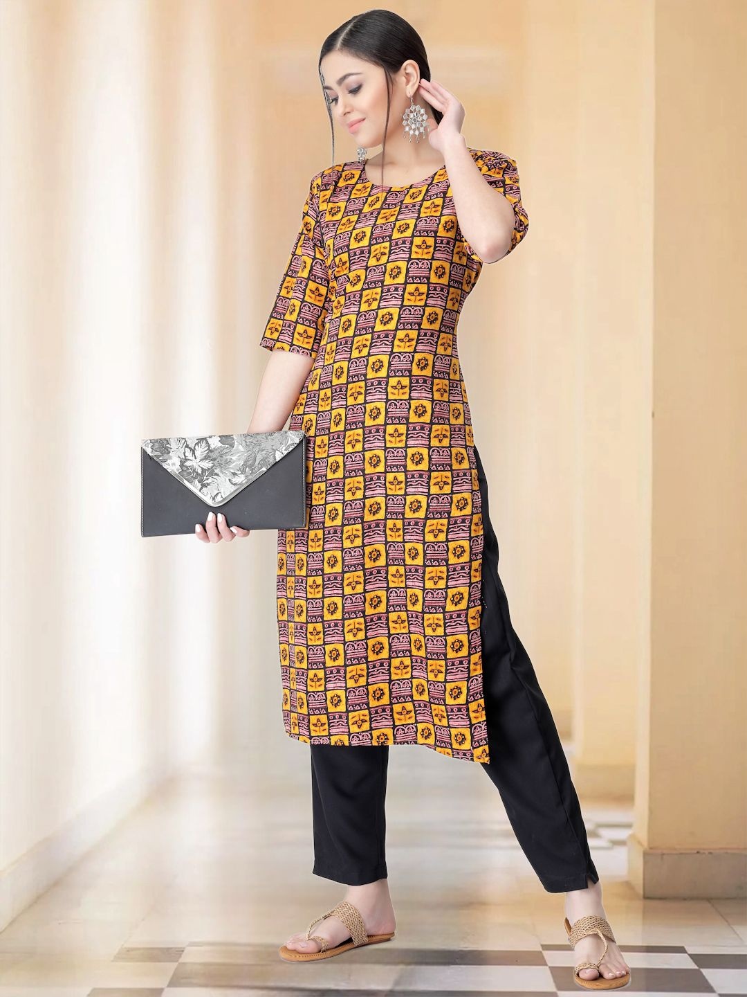 

7Threads Ethnic Motifs Printed Round Neck Straight Kurta with Trousers, Yellow
