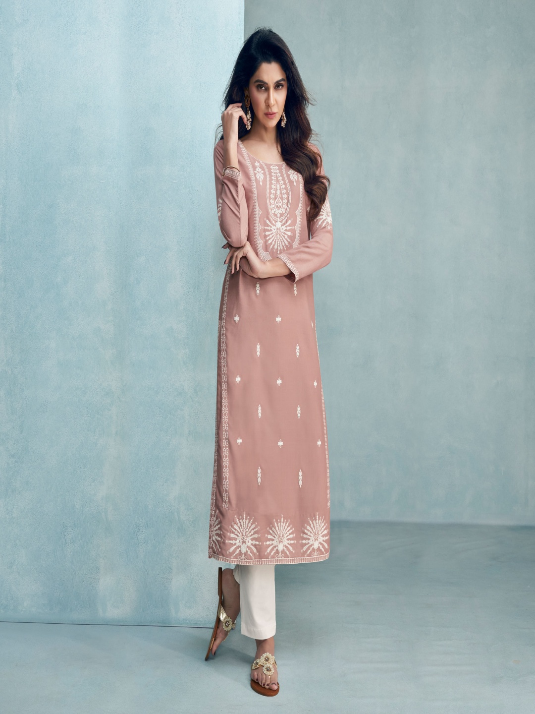 

Peachmode Embroidered Straight Kurta, Pink