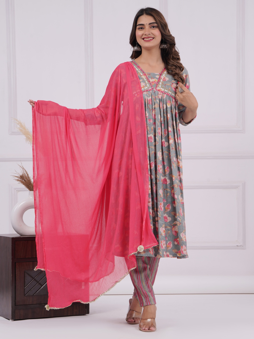 

PARIKSHIT Printed Kurta Trousers & Dupatta Set, Pink