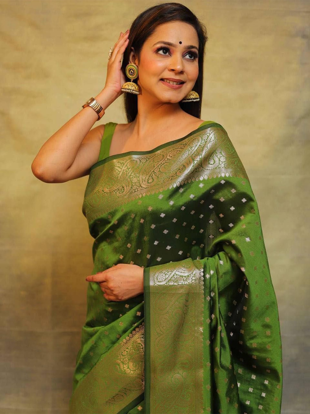 

SANJANA SILK Woven Design Zari Silk Blend Kanjeevaram Saree, Green