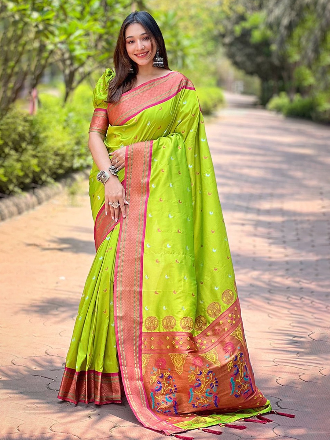 

Suha Woven Design Zari Art Silk Paithani Saree, Green