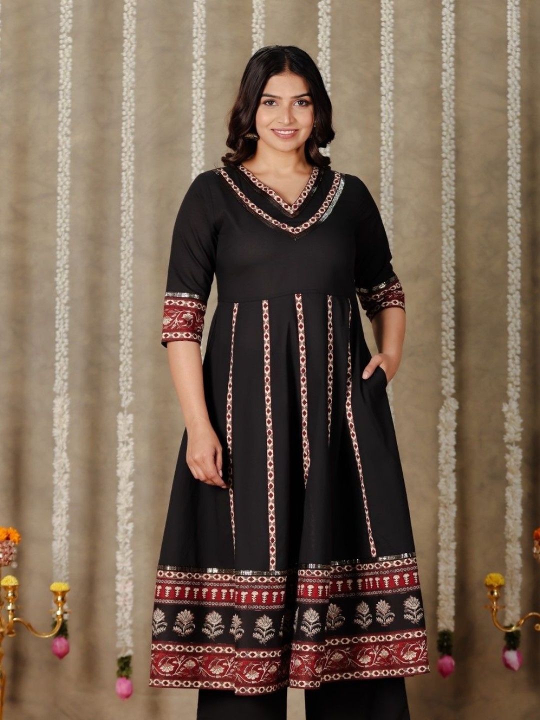 

Aramya Ethnic Motifs Printed Pure Cotton V Neck Anarkali Kurta, Black