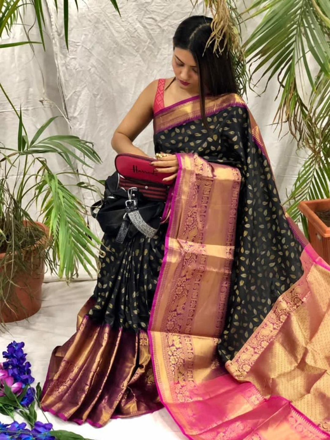 

ZIBLON Woven Design Zari Pure Silk Kanjeevaram Saree, Black