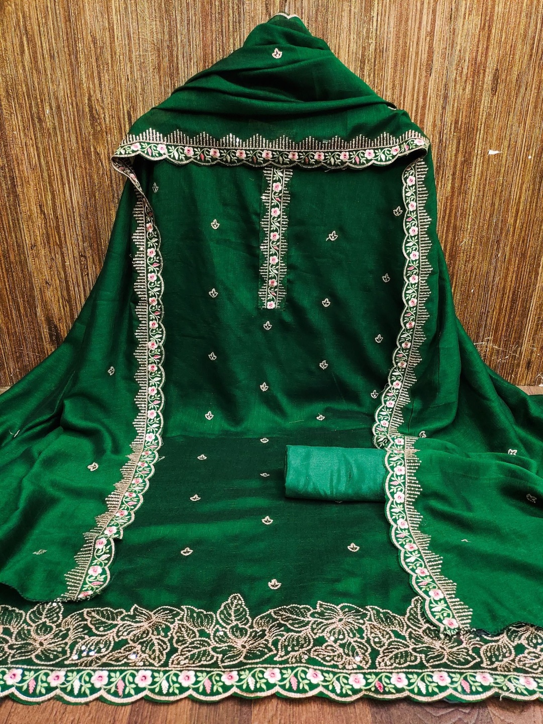 

A TO Z CART Floral Embroidered Sequinned Pure Silk Unstitched Dress Material, Green