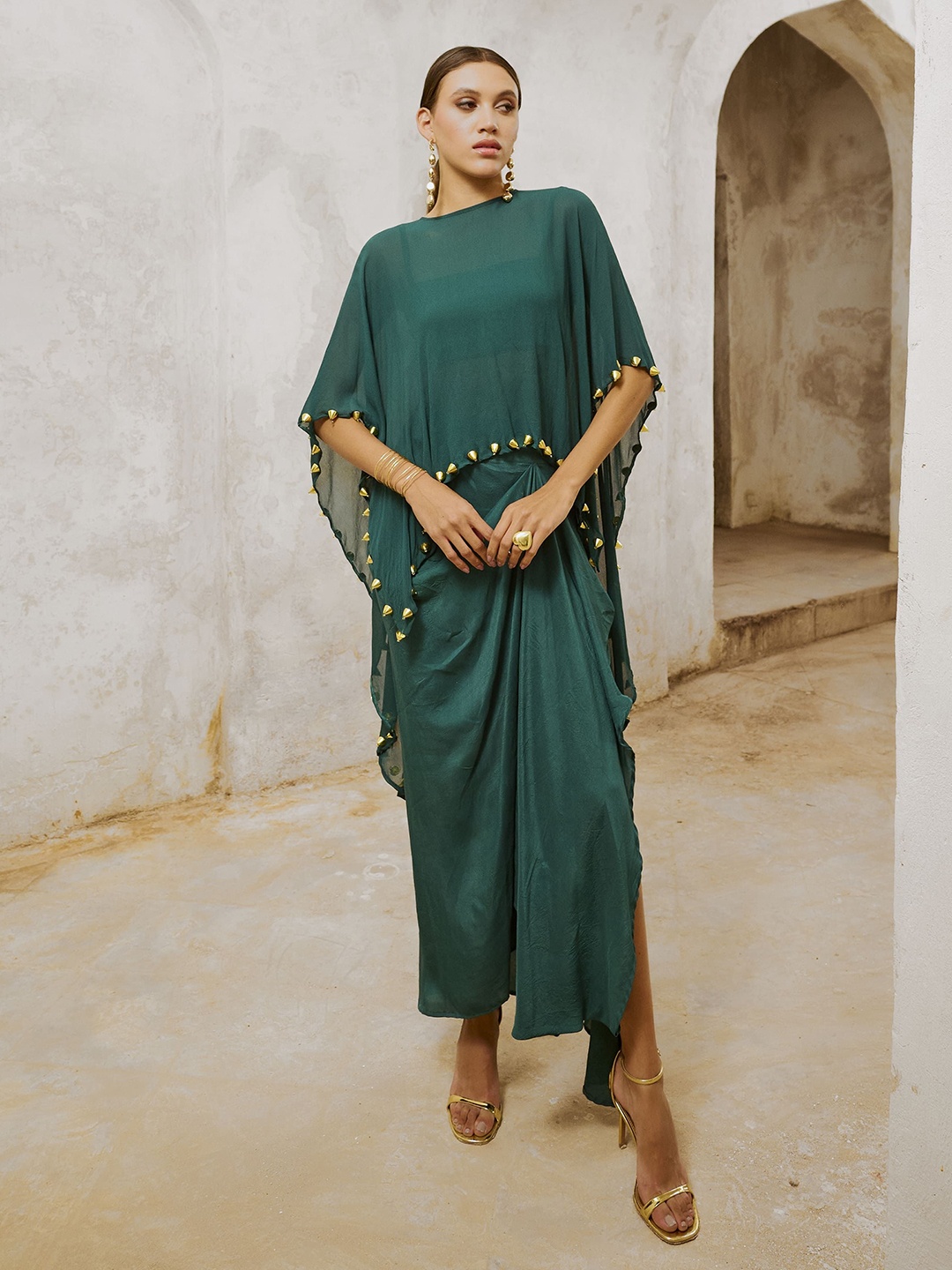 

Pallavi Jaipur Shoulder Straps Neck Sleeveless Top with Skirt With Shrug, Green