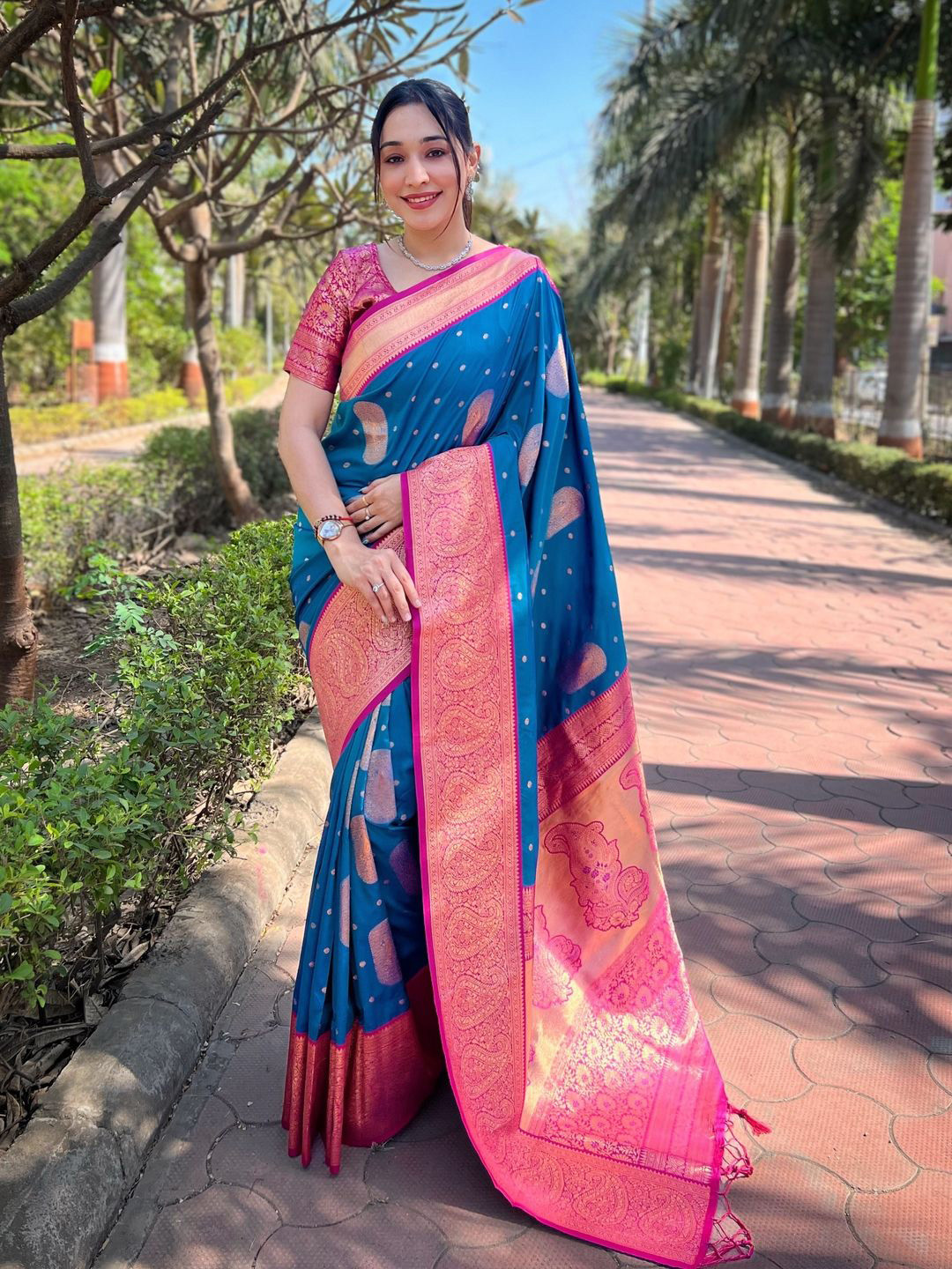 

Suha Art Silk Kanjeevaram Saree, Blue