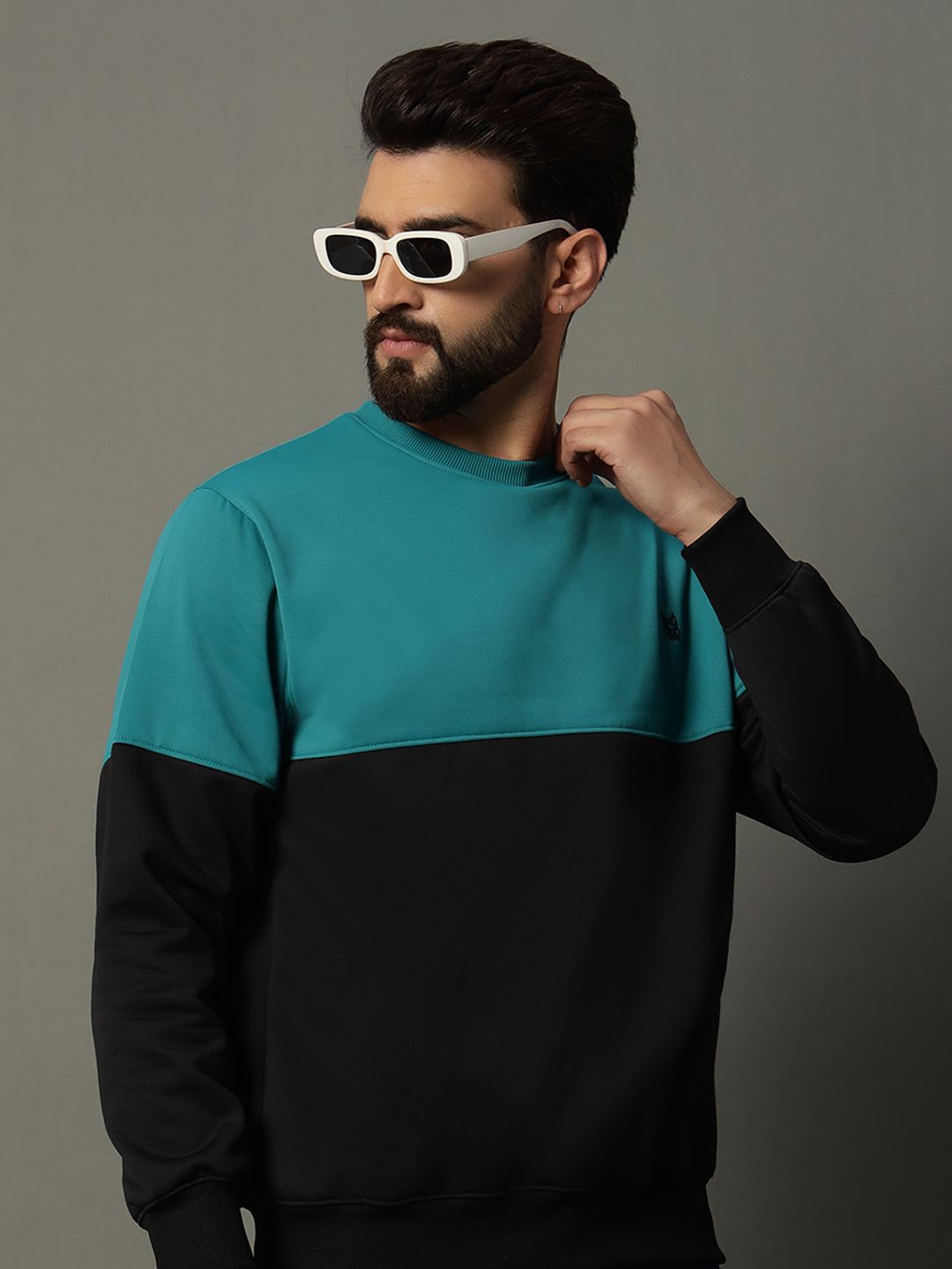 

STELVIN Men Colourblocked Cotton Sweatshirt, Teal