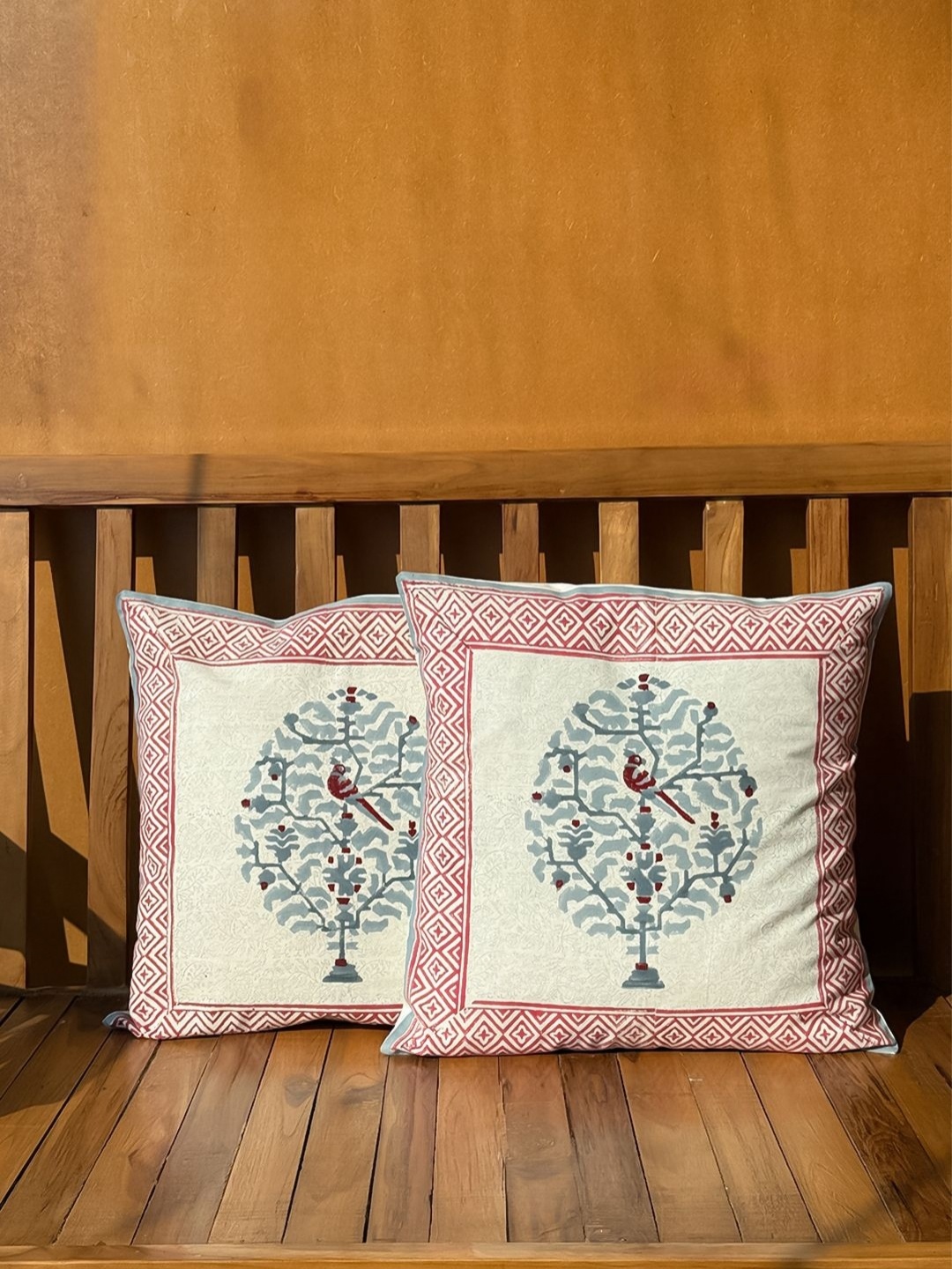 

ARAVALII White & Pink 2 Pieces Floral Printed Cotton Square Cushion Covers