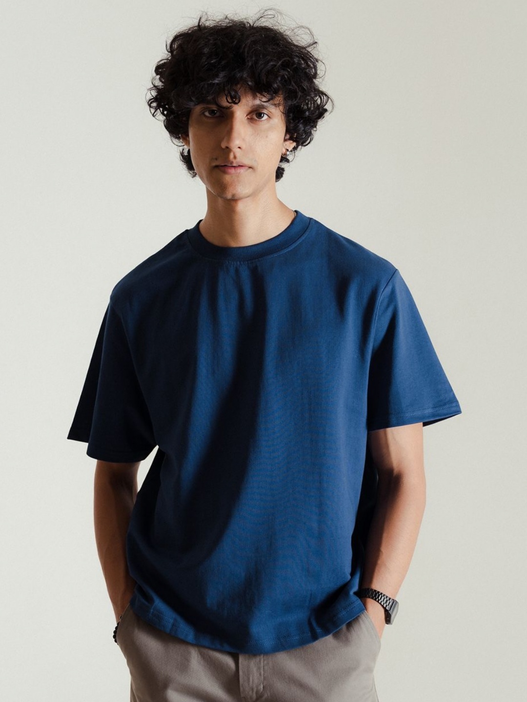 

Desi Minimals Men Solid Round Neck Cotton T-shirt, Navy blue