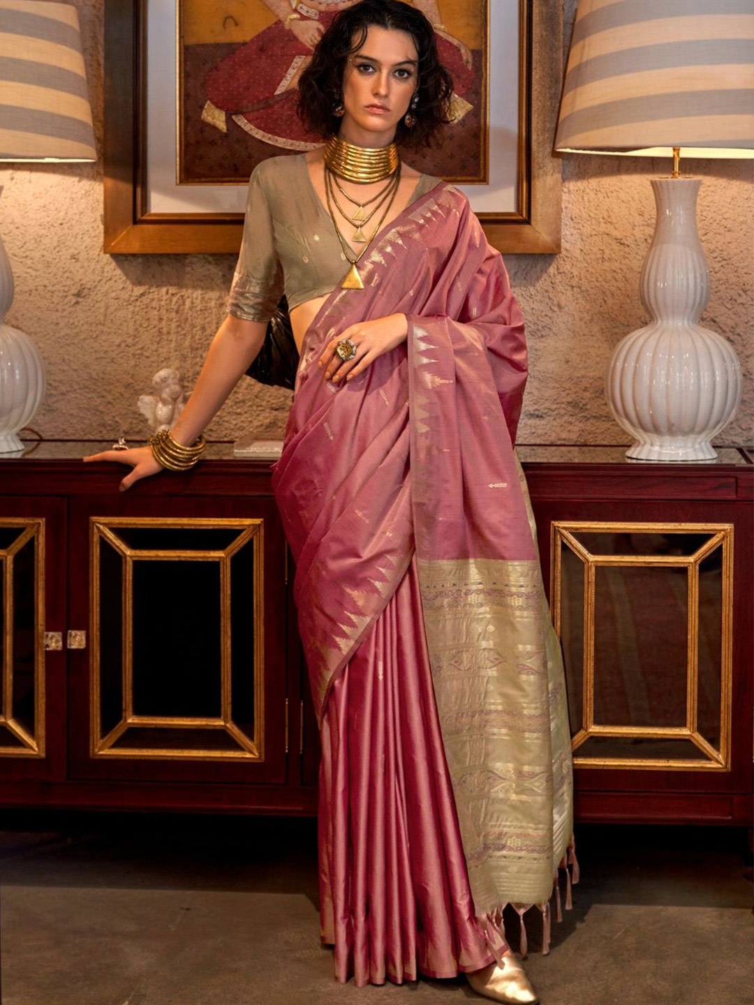 

BLENDIFY Woven Design Banarasi Saree, Pink