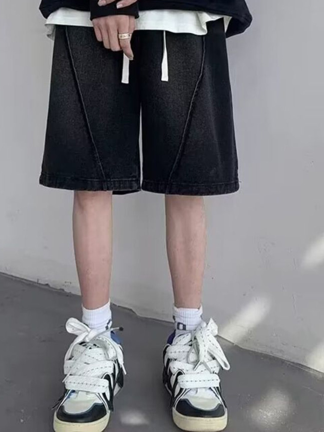 

HERE&NOW Men Loose Fit Mid-Rise Cotton Denim Shorts, Black