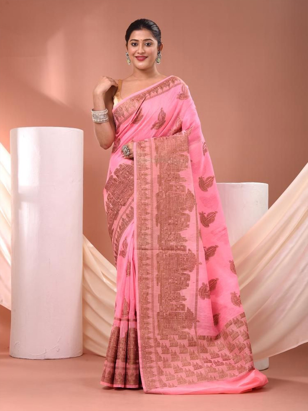 

VIBHAVARI Ethnic Motifs Woven Design Saree, Pink