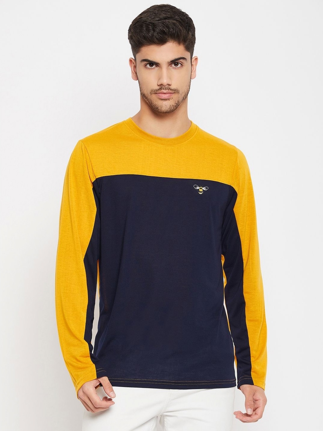 

AUXAMIS Men Colourblocked T-shirt, Mustard