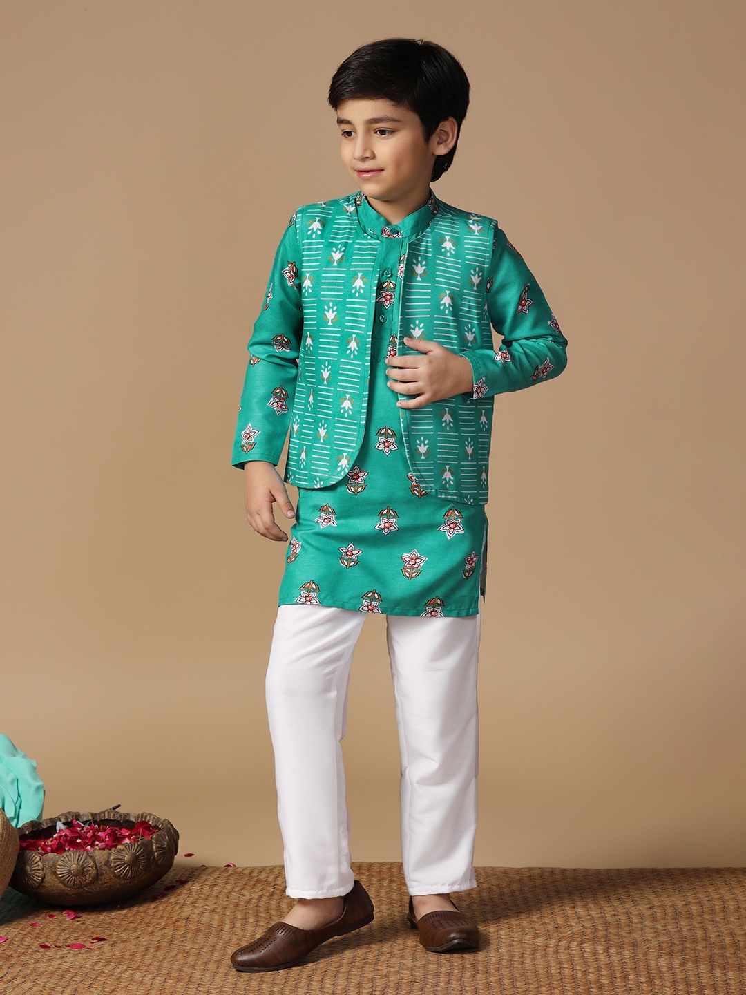 

Sangria Turquoise Blue Boys Floral Printed Kurta With Trouser And Jacket, Green