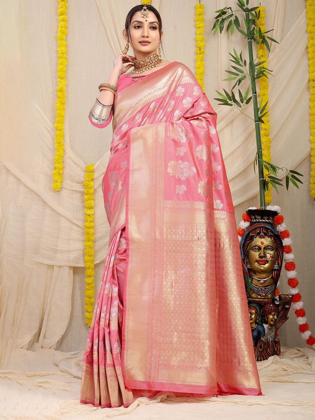 

amirat Woven Design Zari Pure Silk Handloom Banarasi Saree, Peach