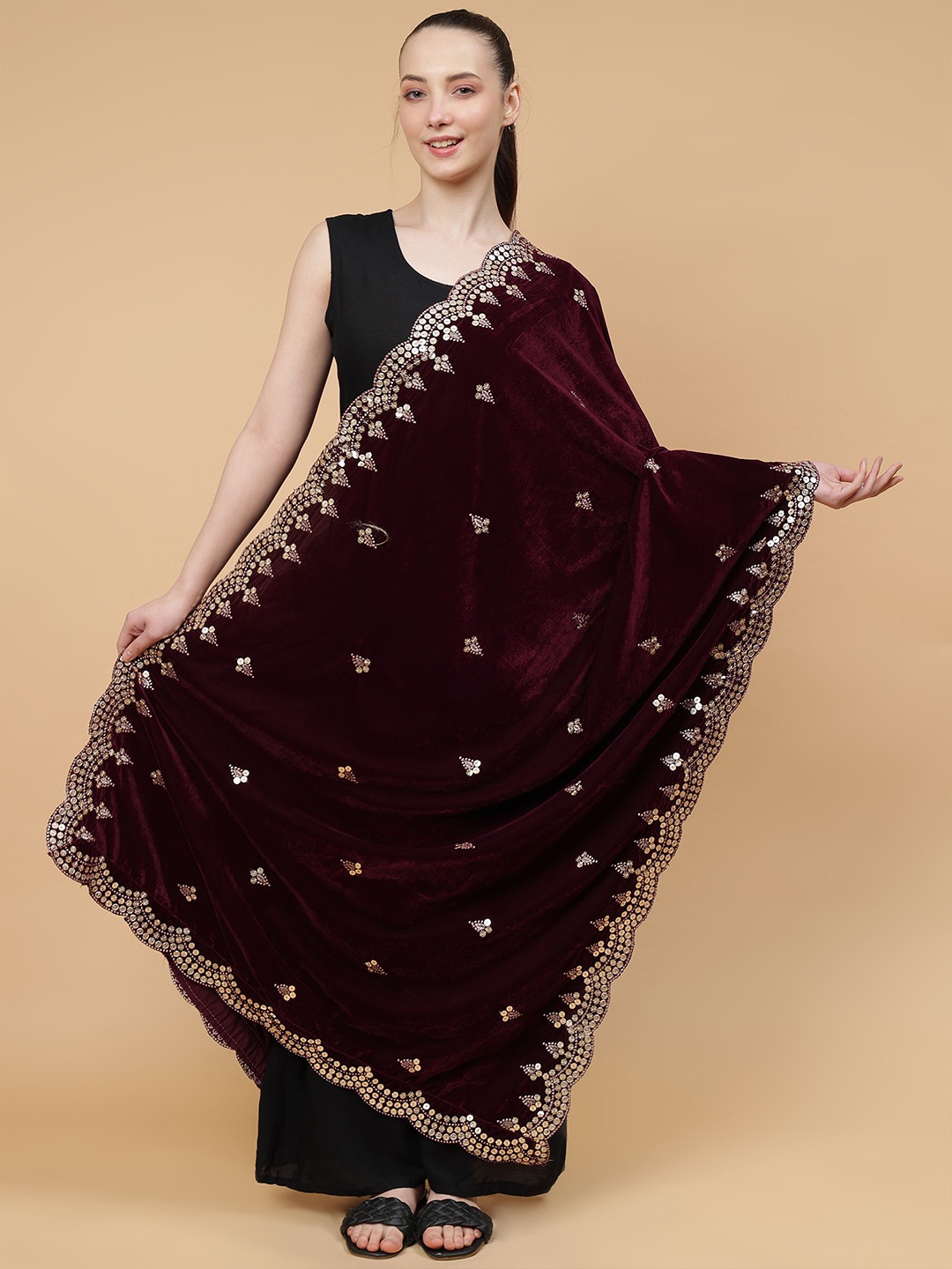 

Moda Chales Floral Embroidered Velvet Dupatta With Sequinned, Burgundy