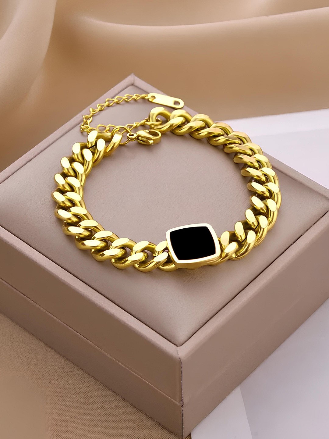 

KARISHMA KREATIONS Stainless Steel Gold-Plated Enamelled Anti-Tarnish Bracelet