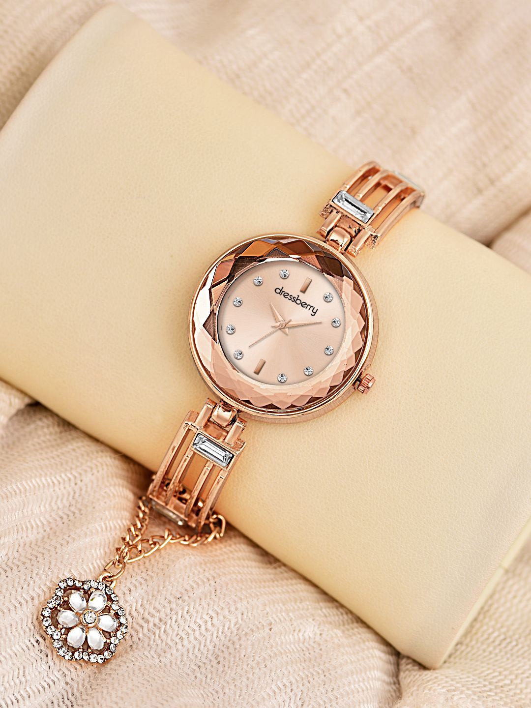 

DressBerry Women Watch With Flower Charm Gift Set, Rose gold
