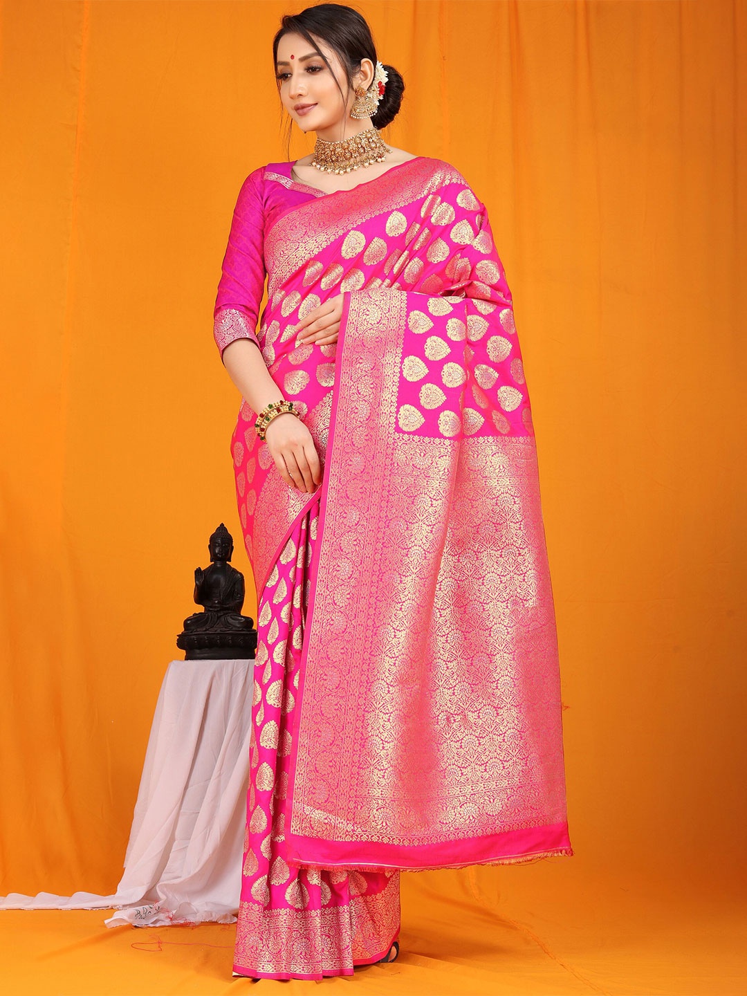 

amirat Woven Design Zari Pure Silk Banarasi Saree, Pink