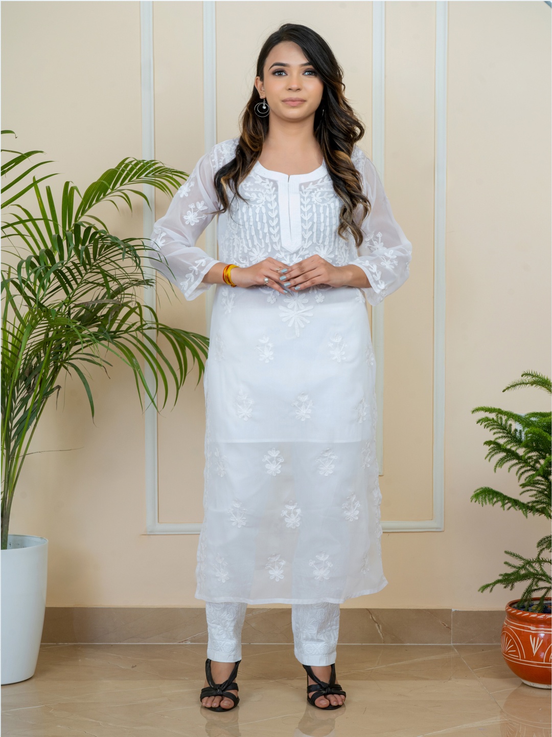 

ADR CHIKAN Ethnic Motifs Embroidered Straight Kurta With Trousers, White