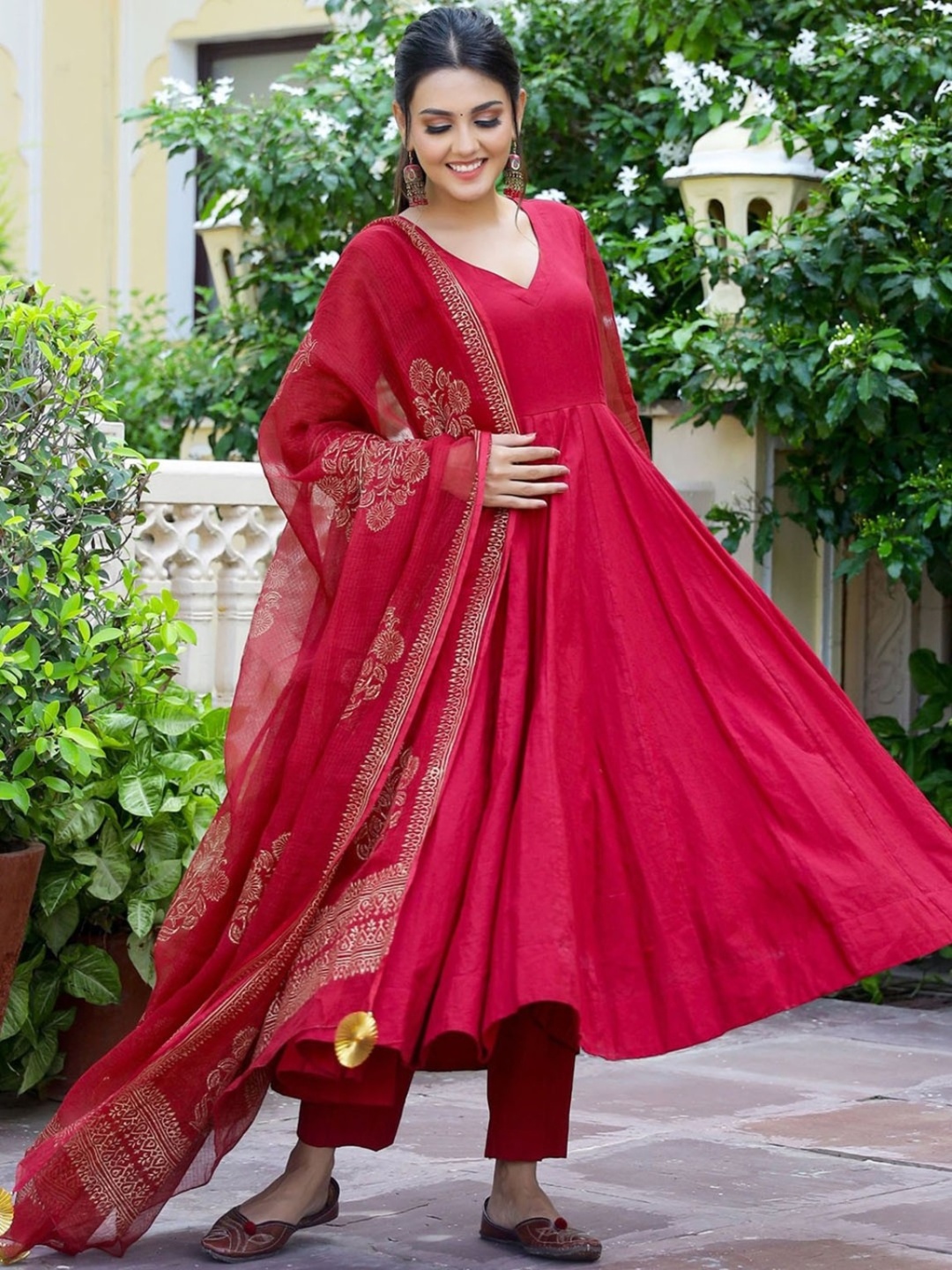 

DIVASTRI V-Neck Anarkali Kurta With Trousers And Dupatta, Red