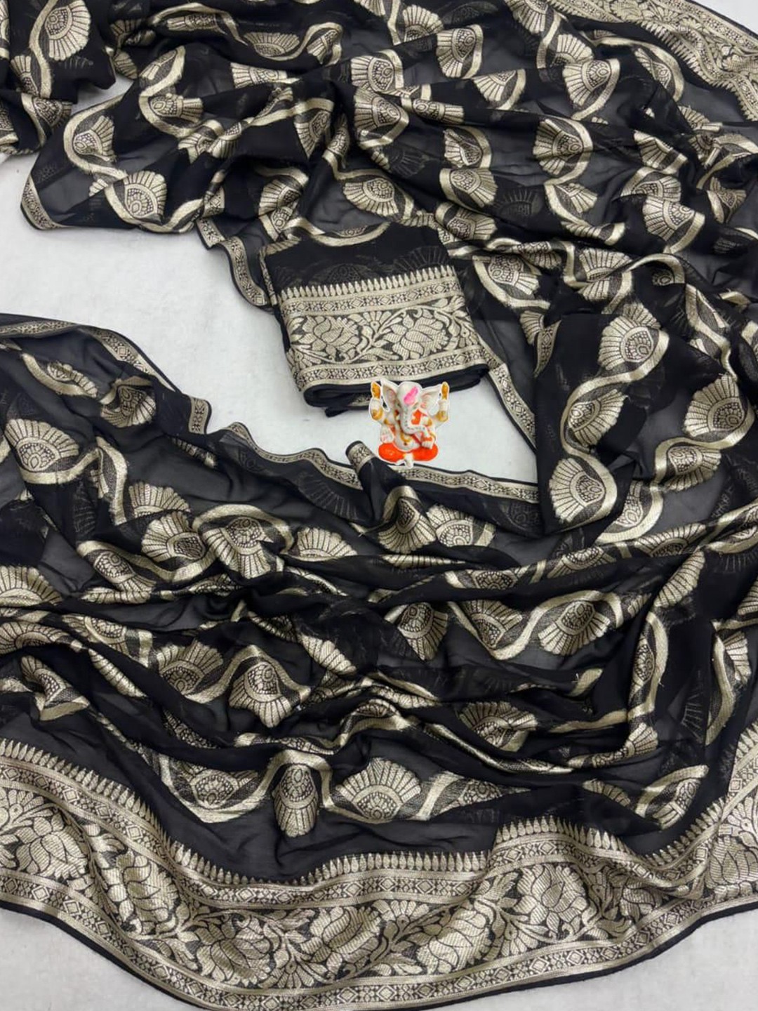 

PAYAL CREATION Woven Design Zari Pure Georgette Maheshwari Saree, Black