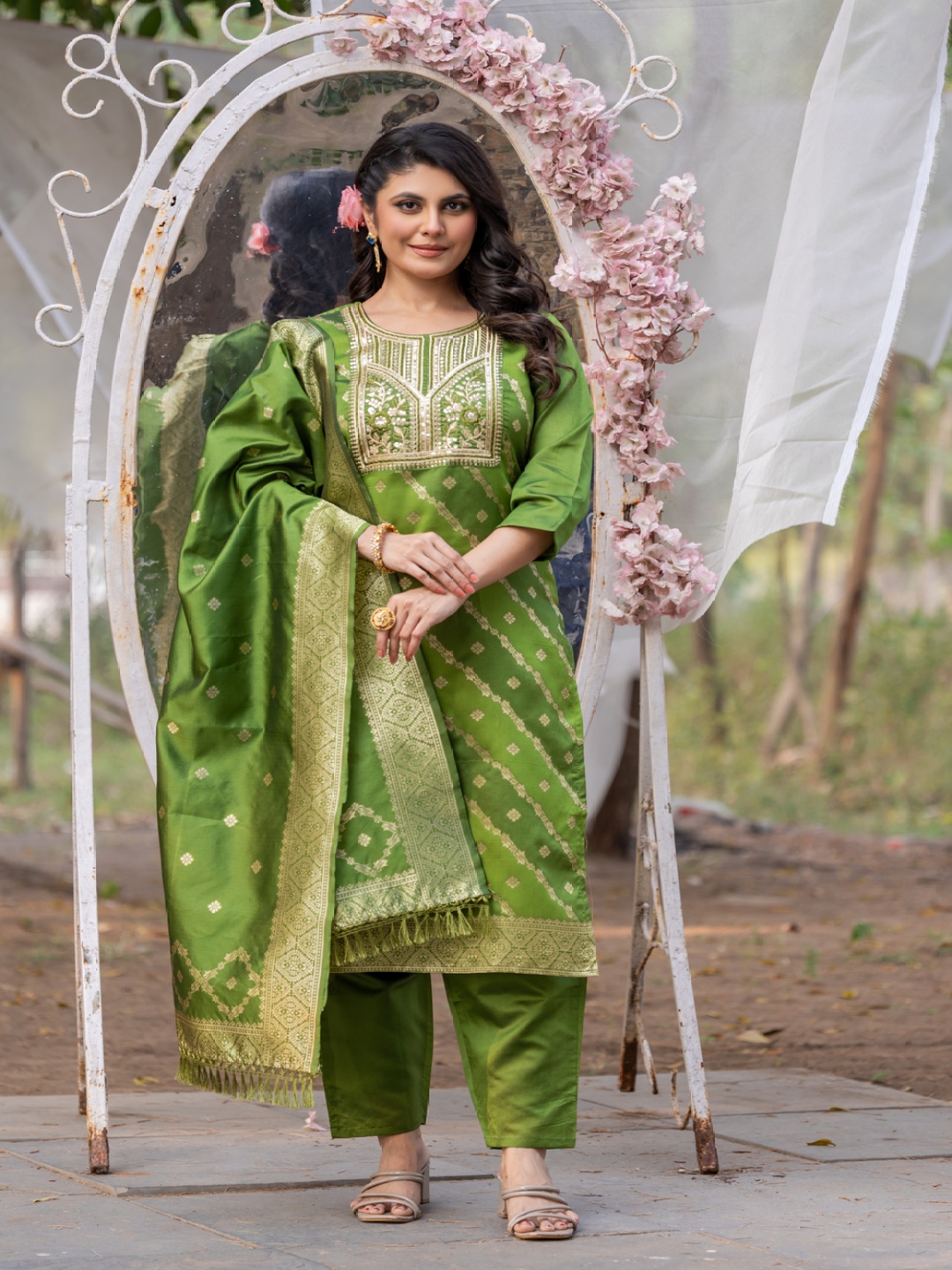 

Twika Floral Embroidered Round Neck Straight Kurta With Trousers And Dupatta, Lime green