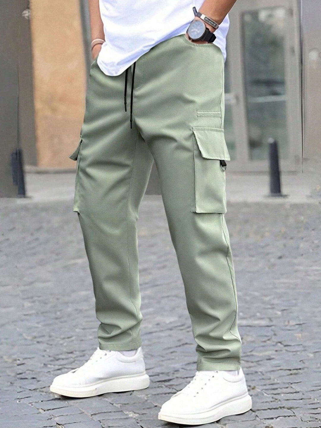 

Anlon Men Cotton Cargo Trousers, Green