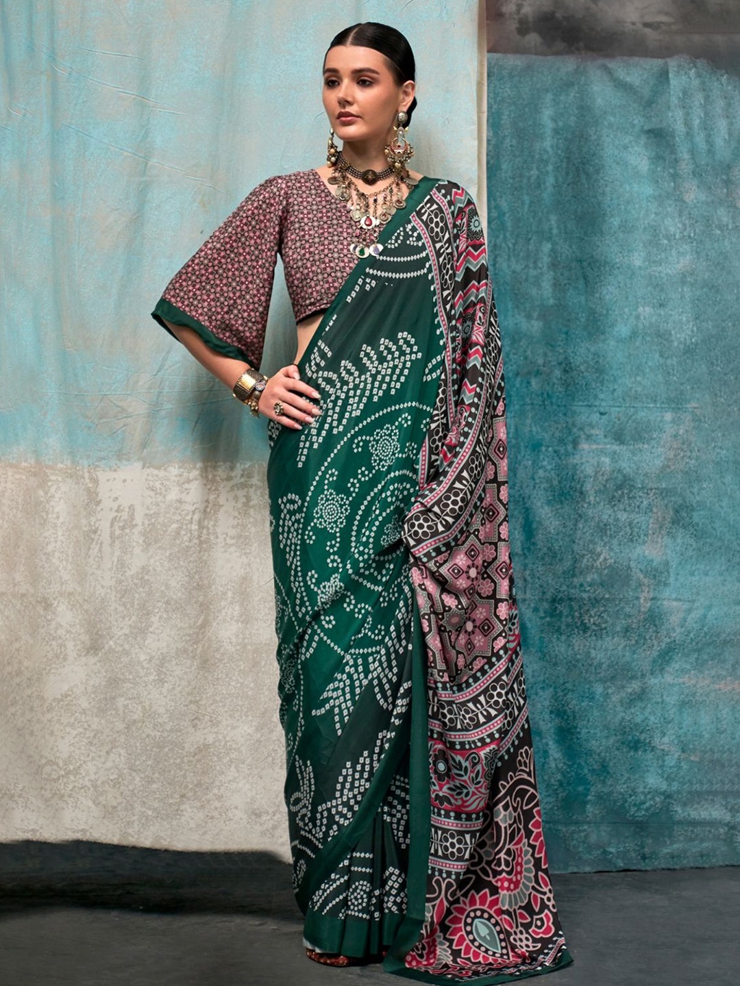 

BLENDIFY Ethnic Motifs Pure Crepe Saree, Green