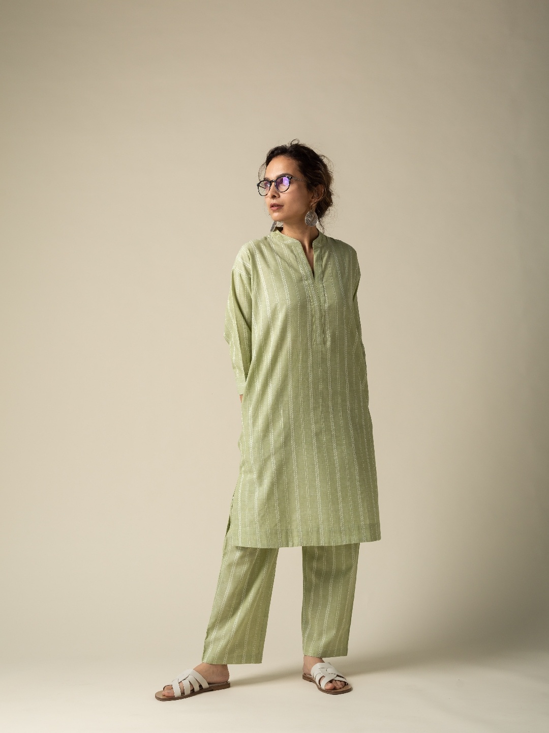 

KUSVAA Striped Band Collar A-Line Thread Work Pure Cotton Kurta With Trousers, Green