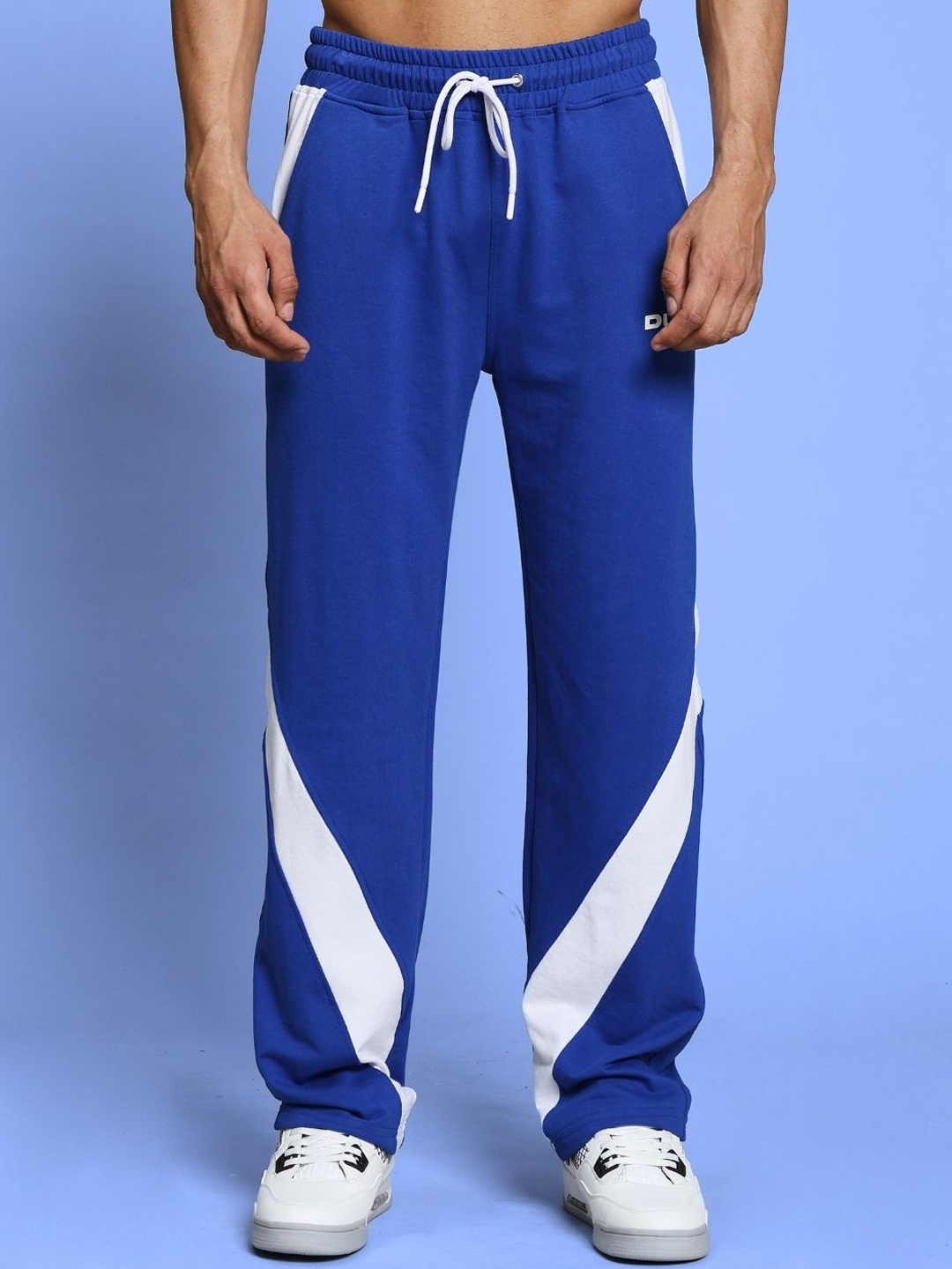 

WEARDUDS Men Printed Mid Rise Relaxed Fit Track pants, White