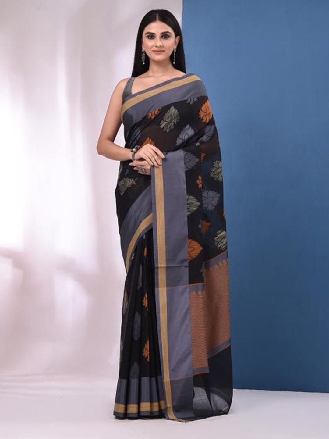 

VIBHAVARI Ethnic Motifs Zari Saree, Black