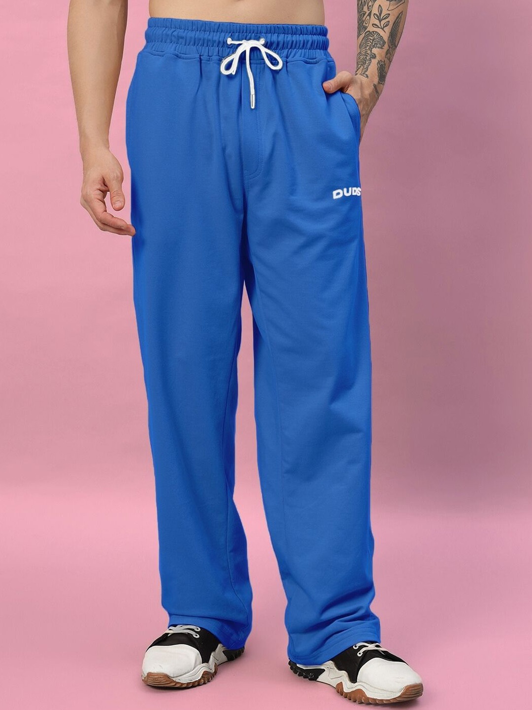 

WEARDUDS Men Mid Rise Relaxed Fit Trousers with Printed Details, Blue