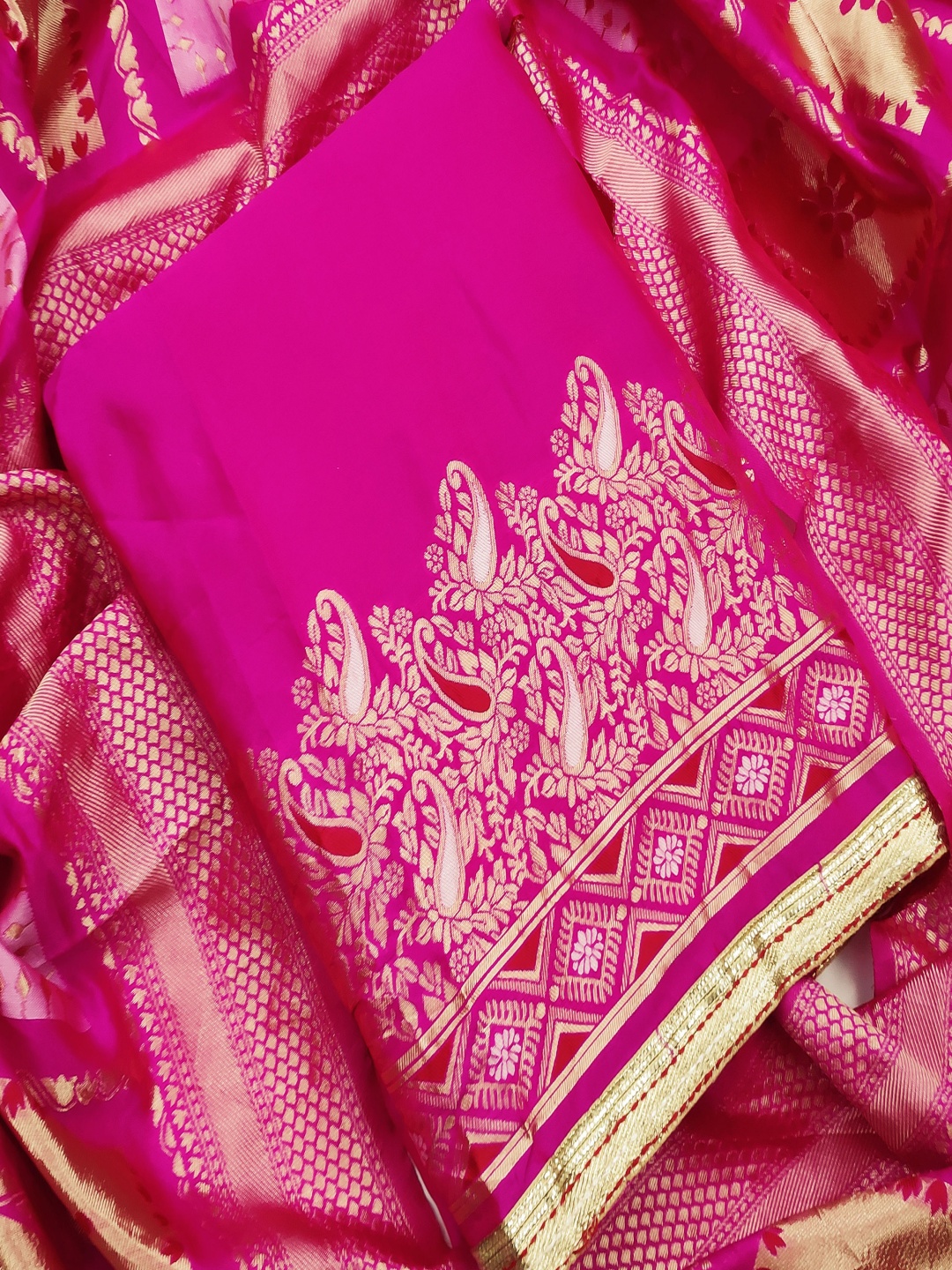 

HERE&NOW Paisley Woven Design Banarasi Jacquard Unstitched Dress Material, Pink