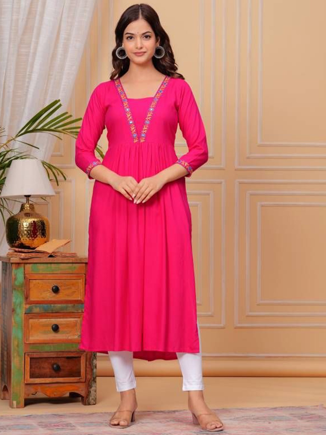 

clothonus Floral Embroidered Mirror Work V-Neck Empire Kurta, Pink