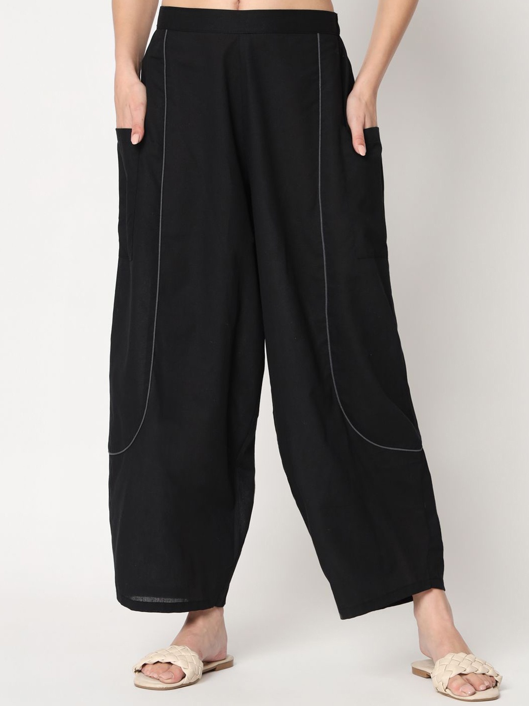 

9rasa Women Loose Fit High-Rise Easy Wash Trousers, Black
